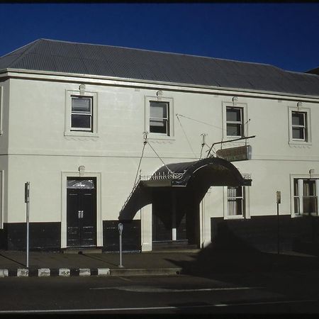 Okeefes Hotel Backpackers 朗塞斯顿 外观 照片