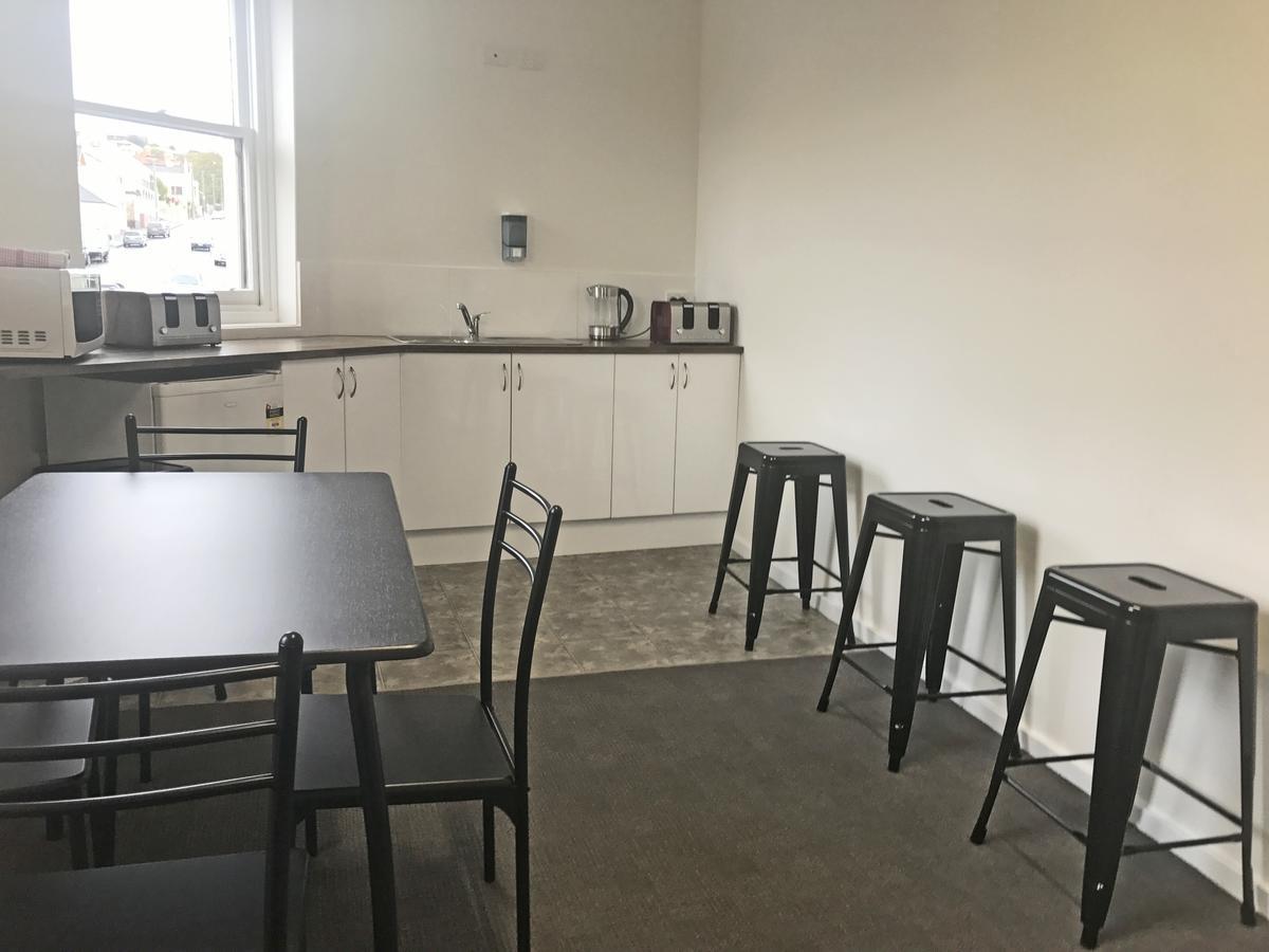 Okeefes Hotel Backpackers 朗塞斯顿 外观 照片