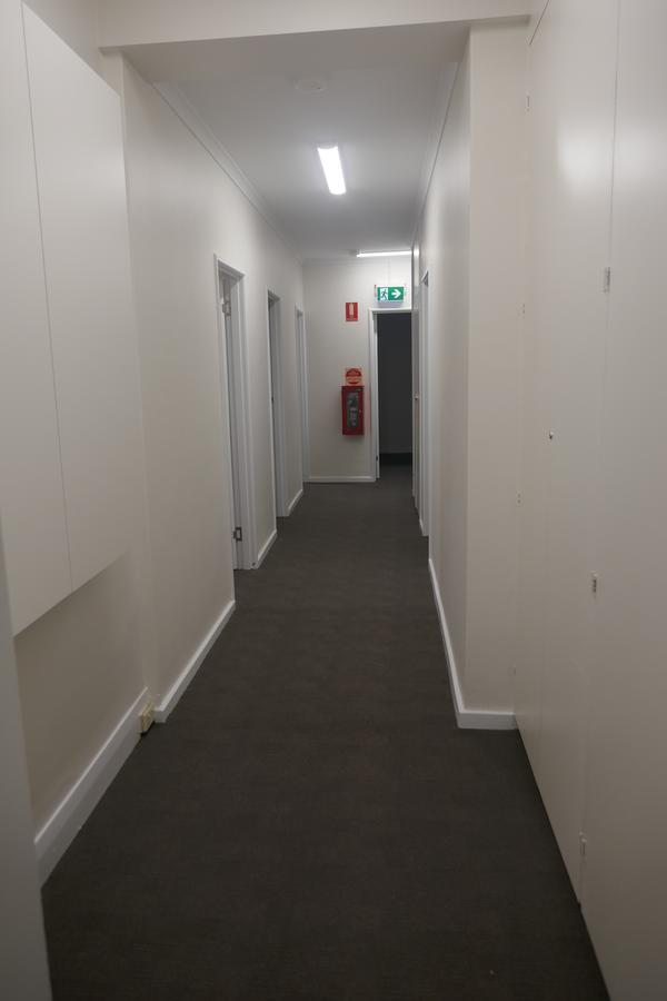 Okeefes Hotel Backpackers 朗塞斯顿 外观 照片