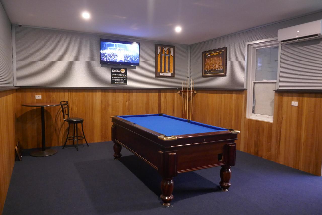 Okeefes Hotel Backpackers 朗塞斯顿 外观 照片