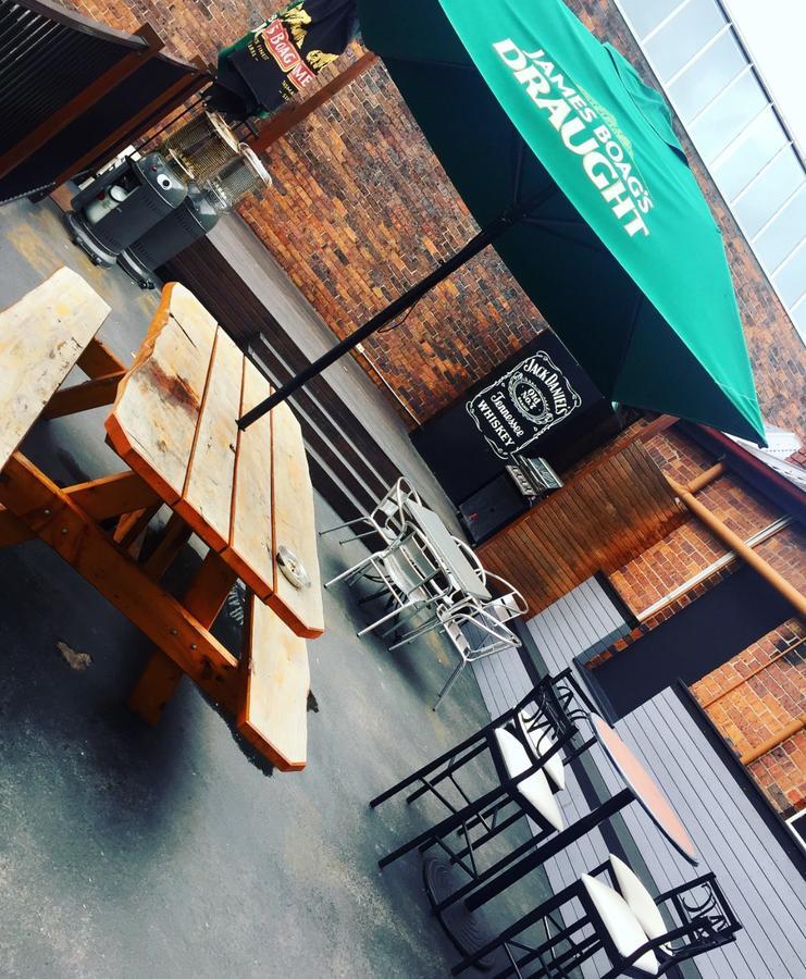 Okeefes Hotel Backpackers 朗塞斯顿 外观 照片